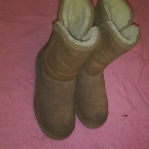 Kids size 1 ugg boots